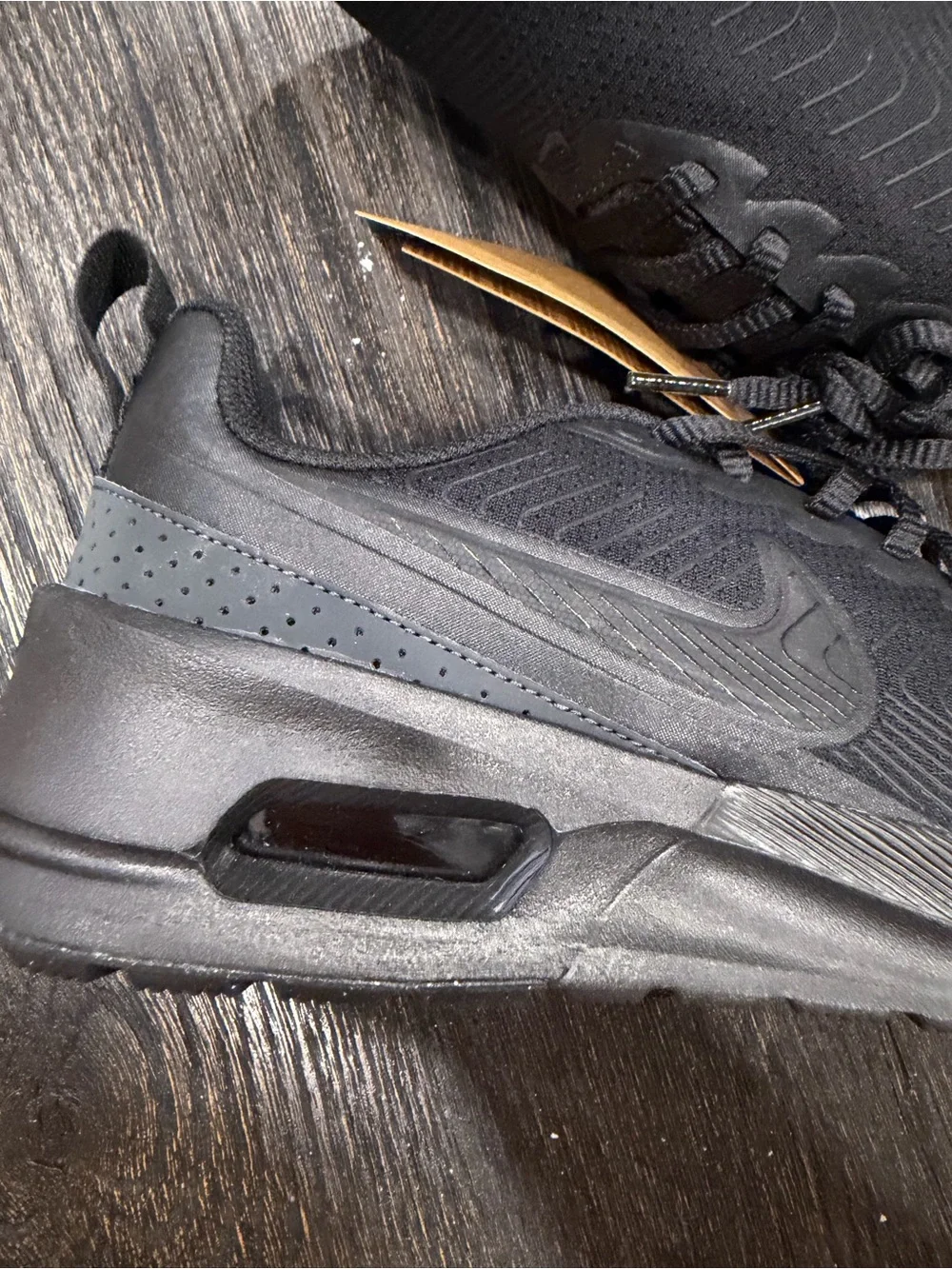 Nike Air Max Nuaxis Mens Size 11 Triple Black Anthracite Running size 8